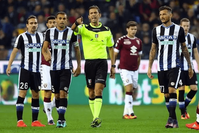 包含今晚比利亚雷亚尔调整名单以备意大利杯；官宣签约环节打磨；球迷炸锅；资深球员宣示担当的词条